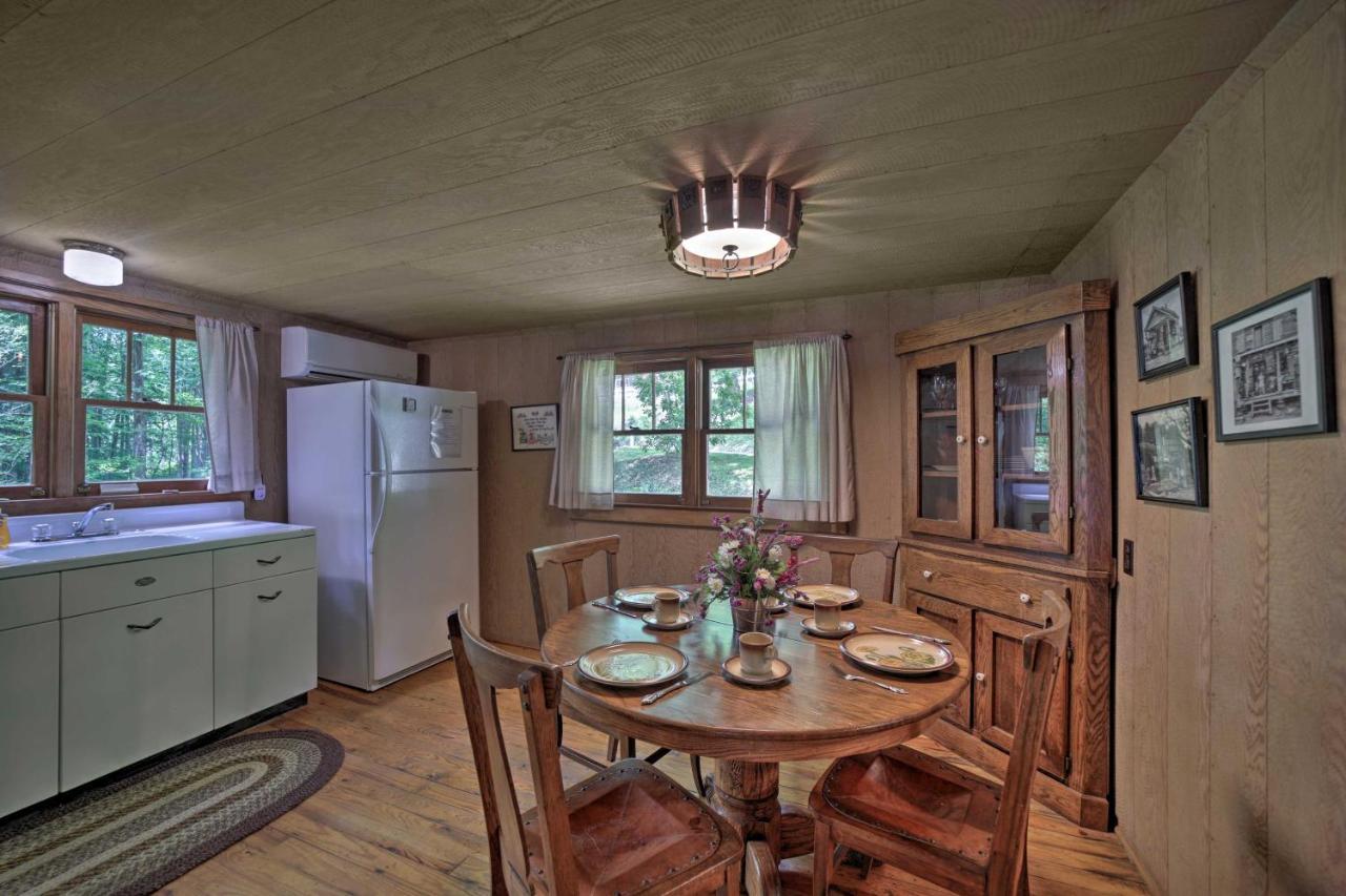 Historic Cabin Grill And Hiking Trail Access! ブライソン・シティ エクステリア 写真