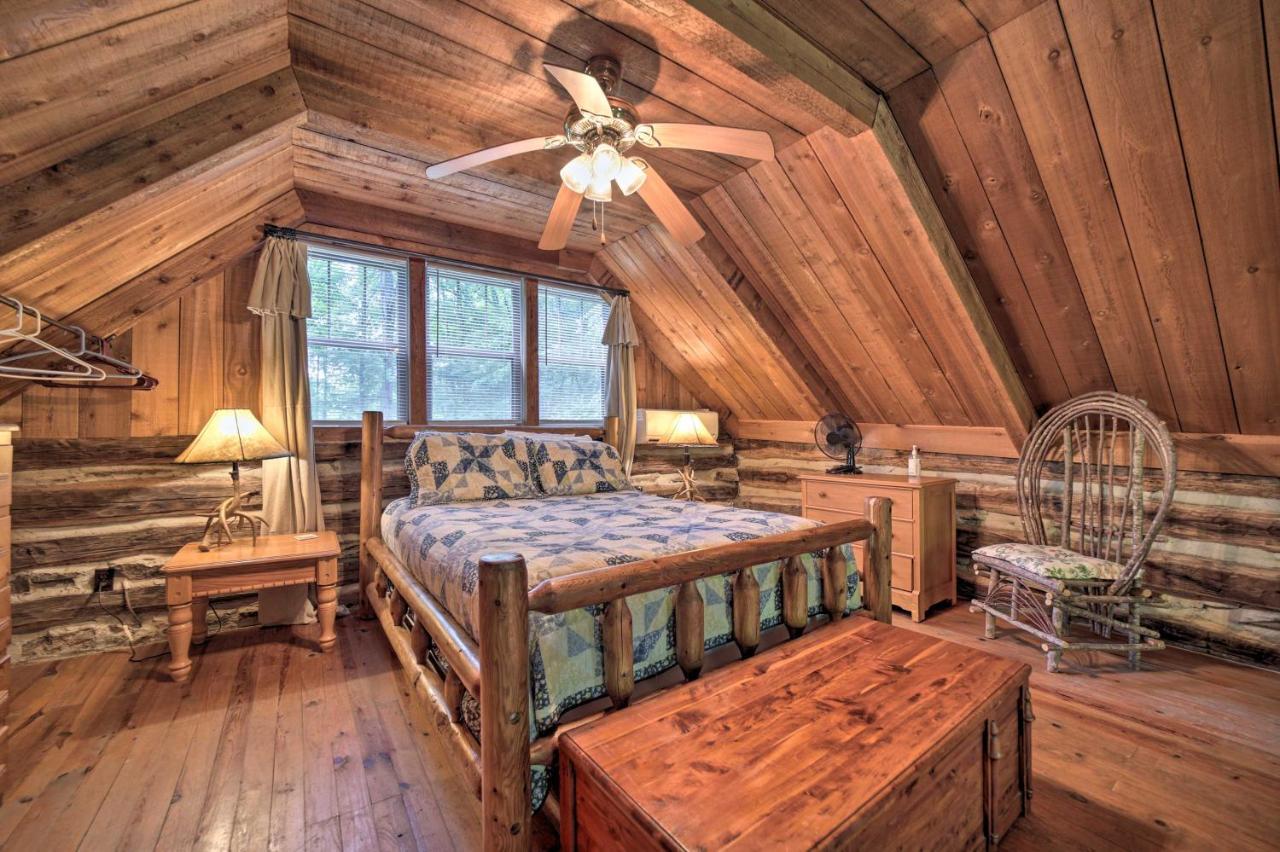 Historic Cabin Grill And Hiking Trail Access! ブライソン・シティ エクステリア 写真