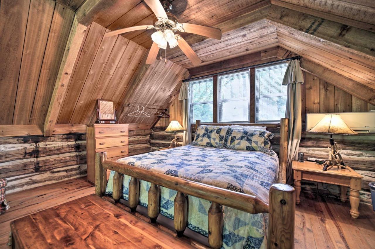 Historic Cabin Grill And Hiking Trail Access! ブライソン・シティ エクステリア 写真