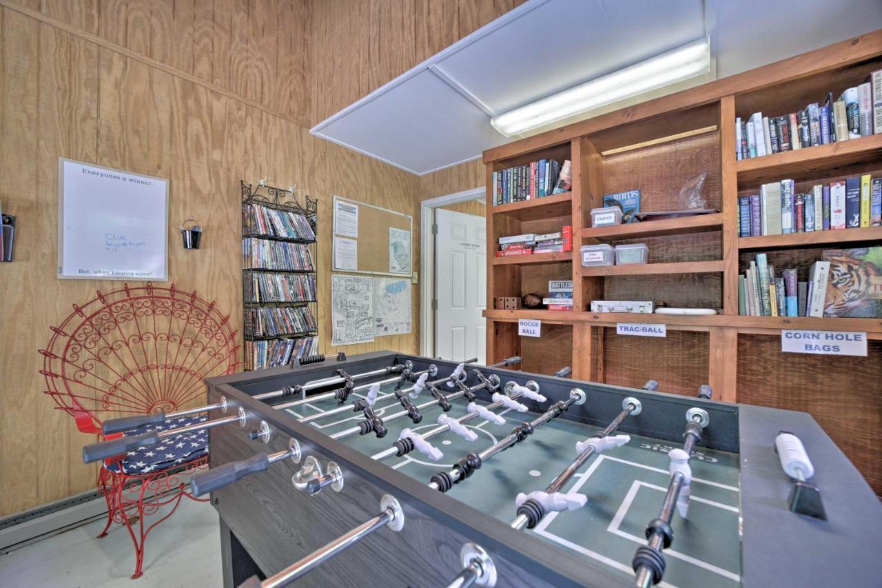 Historic Cabin Grill And Hiking Trail Access! ブライソン・シティ エクステリア 写真